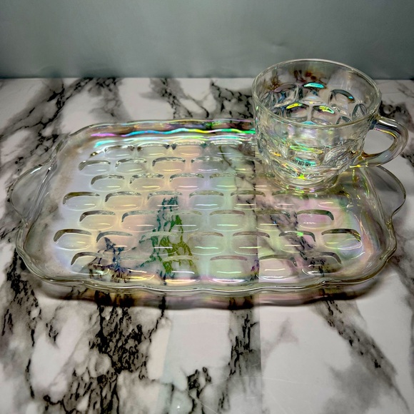 Federal Yorktown Iridescent Glass Snack Trays / Cups 4 Sets 1960’s - Picture 1 of 8
